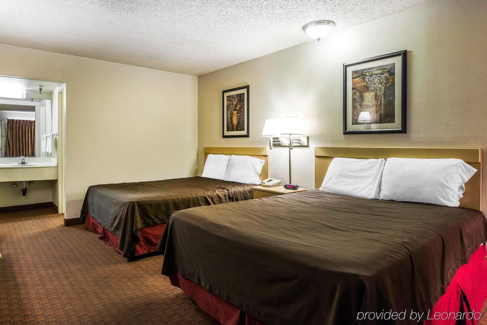 Rodeway Ontario Mills Mall 3*